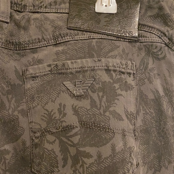 Armani Jeans - Picture 3 of 5